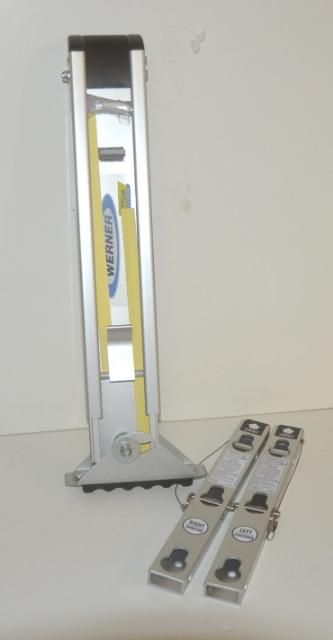 Werner Quick Click Ladder Leveler PK70 1