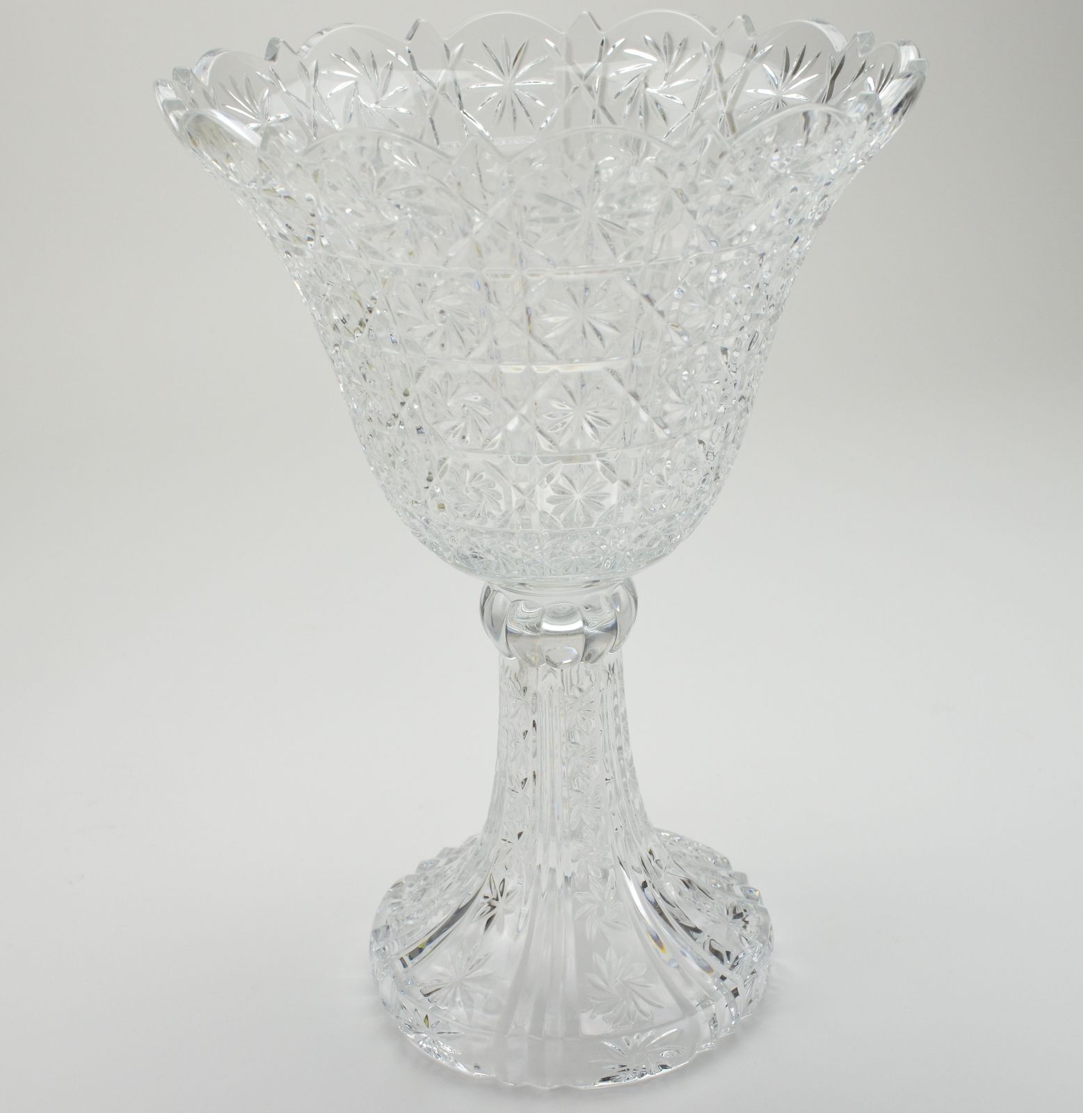 Towle 24% Lead Crystal Centerpiece Pinstar Pattern 14 Tall