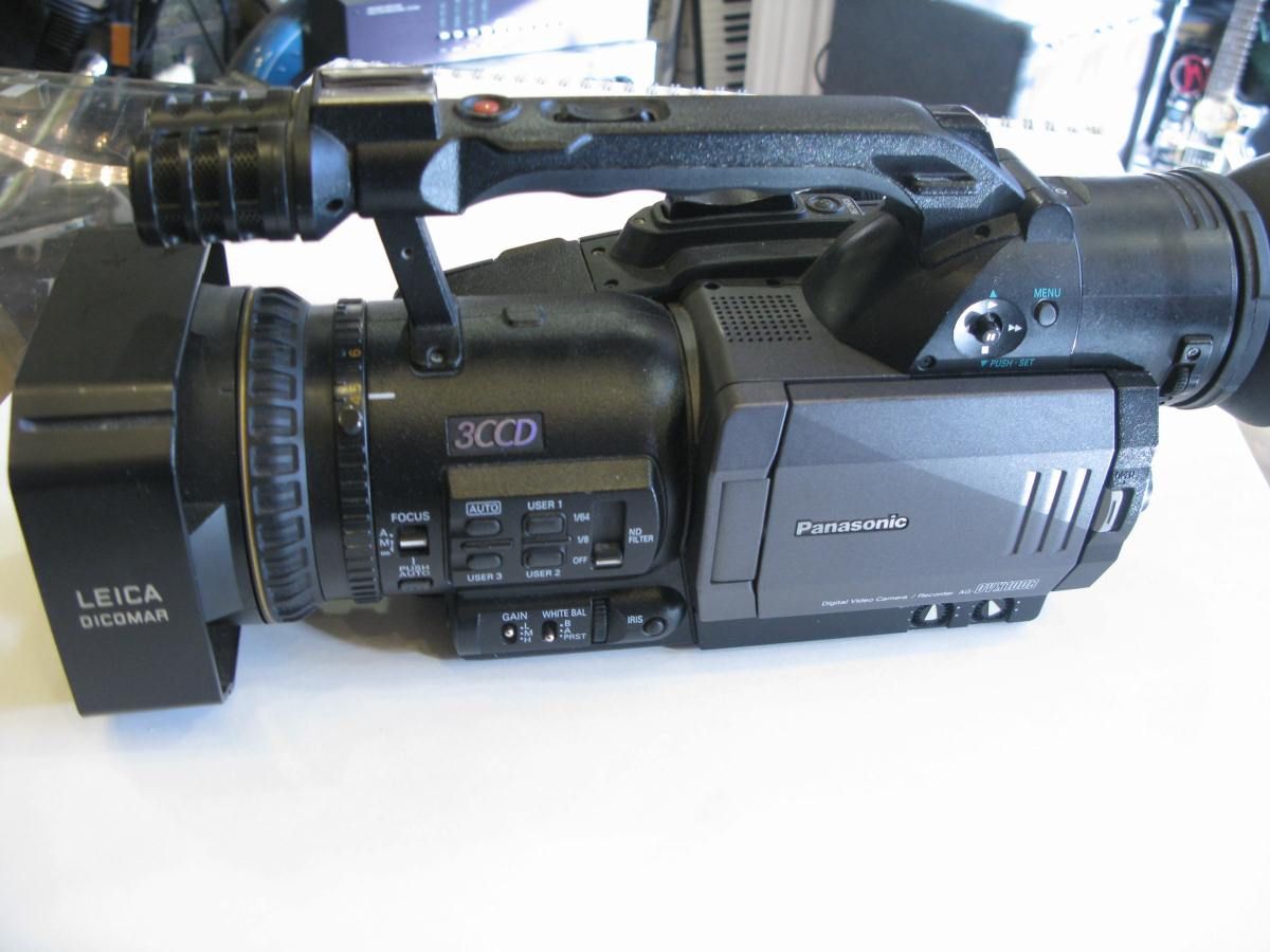 Panasonic AG DVX100B Camcorder Black