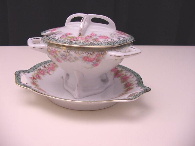 Small Art Nouveau Tureen Porcelain Pfeiffer Löwenstein Bohemia