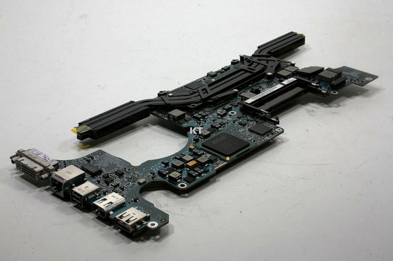 Apple MacBook Pro 17 A1261 Logic Board 820 2262 A Tested Working 100