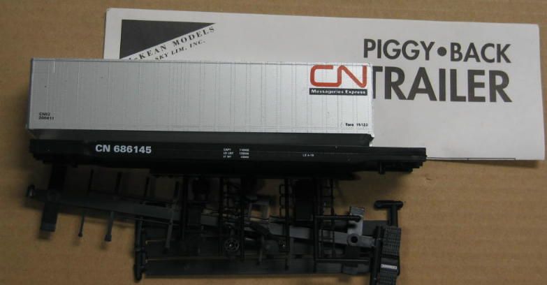 McKean 1205 HO kit CN Express 50 TOFC flat w/45 trailer. Plastic