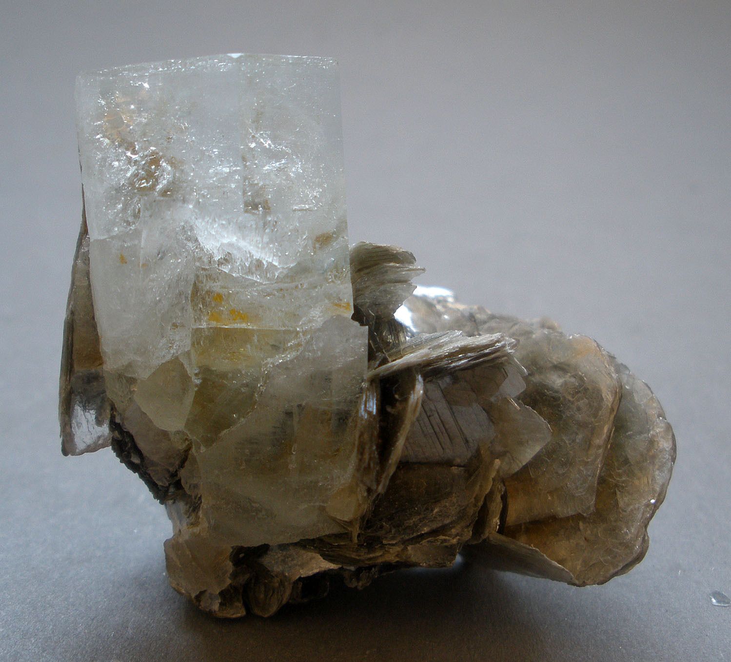 Aquamarine Crystal with Mica Super Top Quality Specimen 214 Ct Skardu