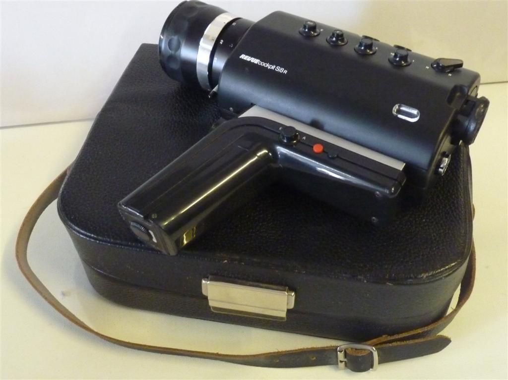 Super 8 Filmkamera Revue in Tasche (I12 165)