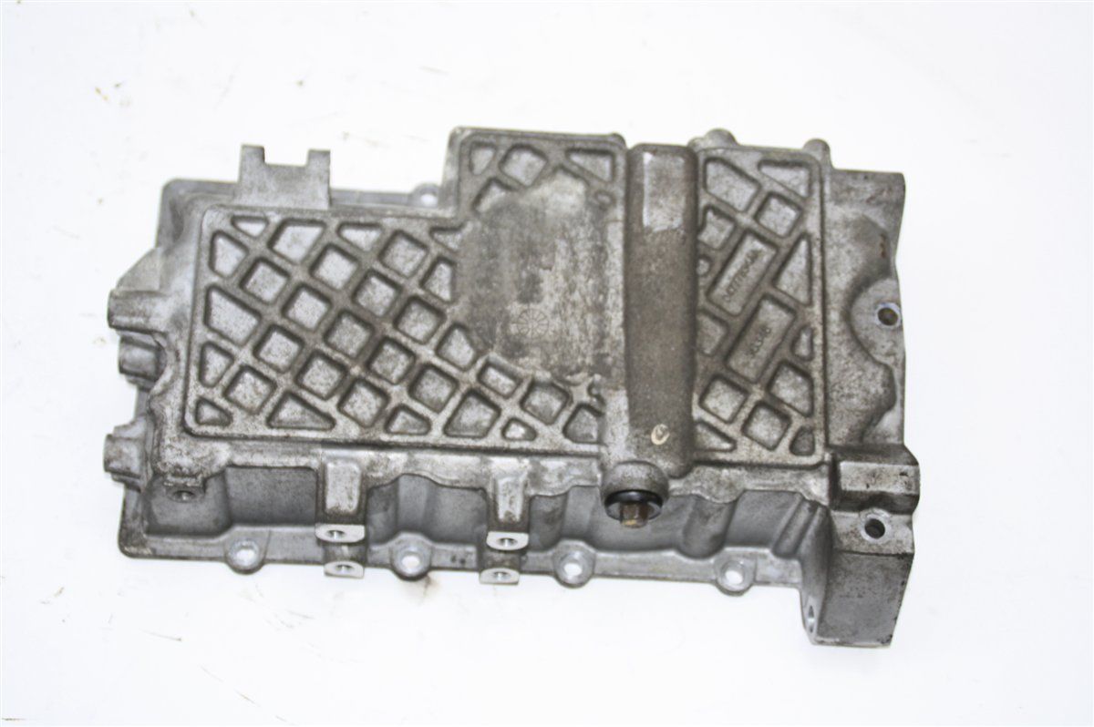 MINI COOPER 04777834AA 1,6 85 KW 116 PS Benzin 01  Oil pan