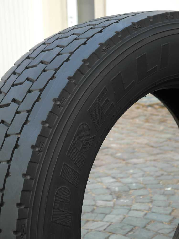 295/60 R22,5 】 Pirelli Amaranto TH88 150/147 L M+S gebraucht