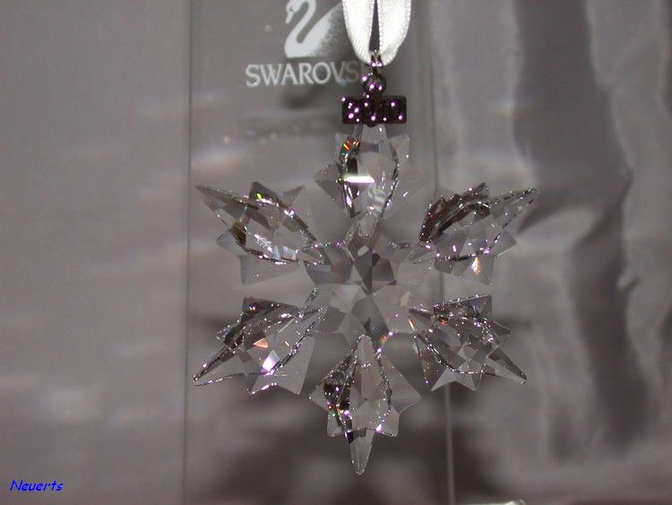 Swarovski Weihnachtsstern 2010 Ornament 1041301 AP 2010