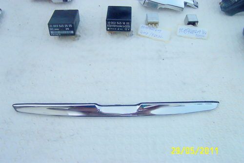 CHROM GRIFFLEISTE HECKDECKEL MERCEDES BENZ W 107 SL