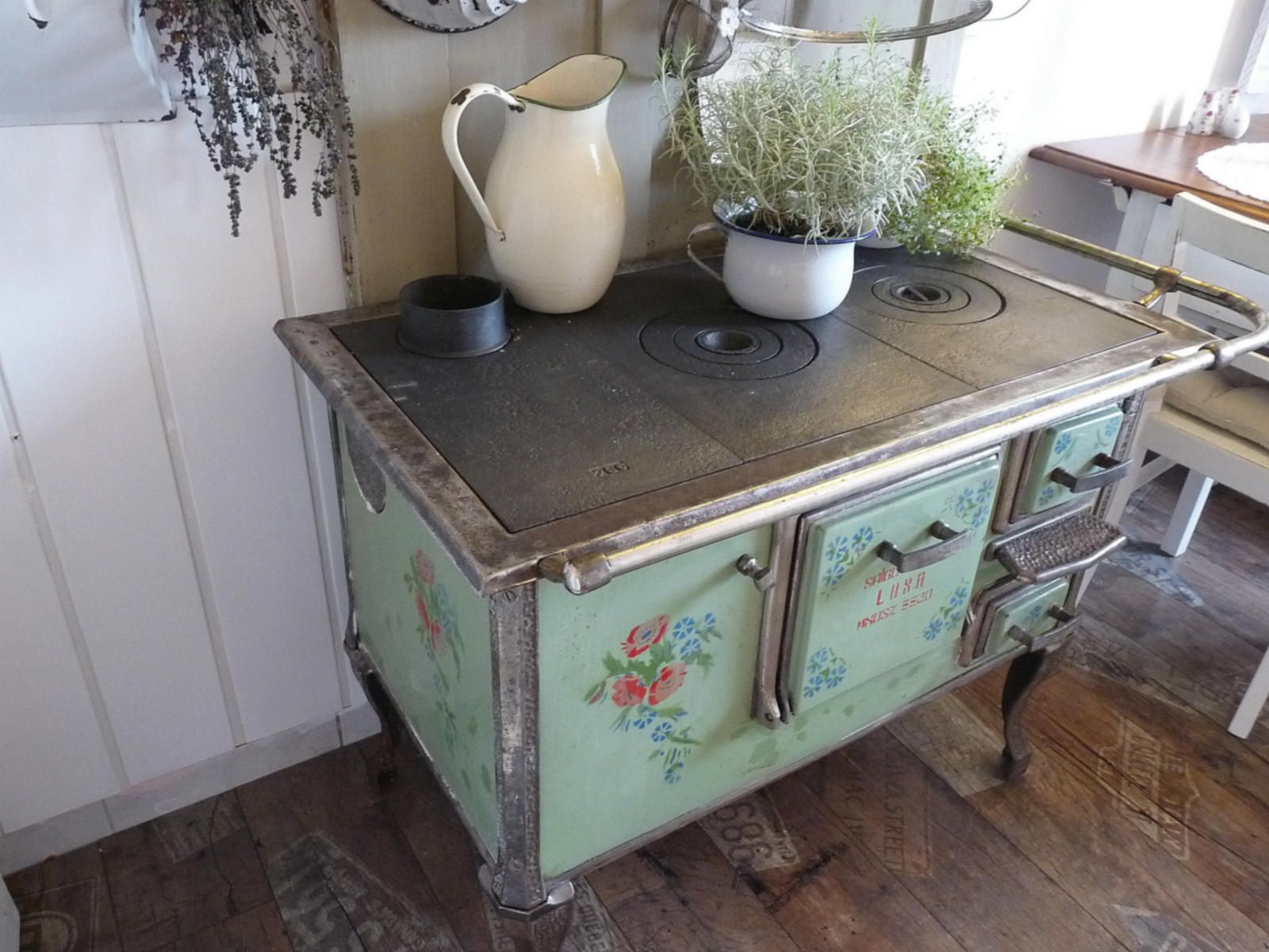 SHABBY CHIC Ofen Herd Hexenofen Antik Emaille restauriert Patina Mohn