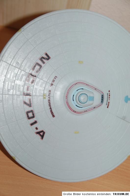 Star Trek   U.S.S. Enterprise Raumschiff mit Geräuchen & Licht , 38cm