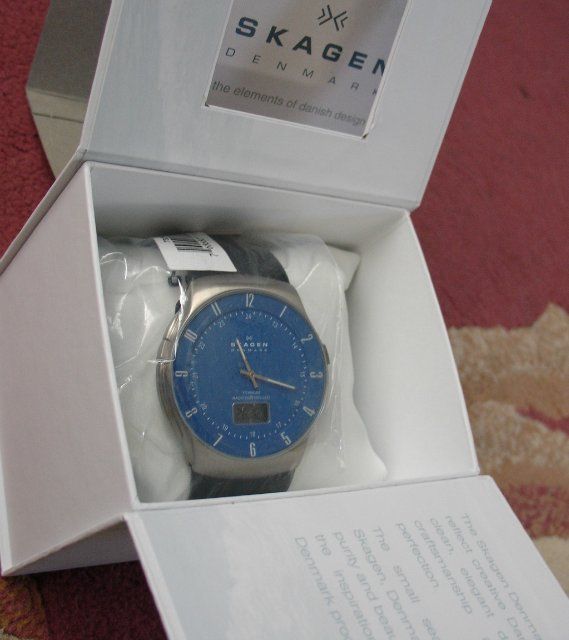 Skagen 732 XLTLN G Funkuhr, TITAN Gehäuse, Originalverpackung