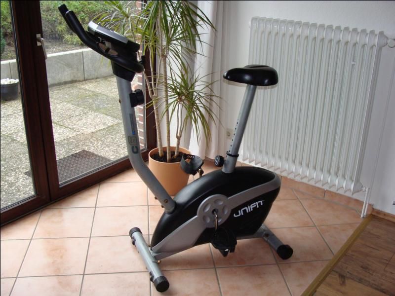 C6 CARDIO HEIMTRAINER ERGOMETER TRIMMRAD FAHRRAD UNIFIT