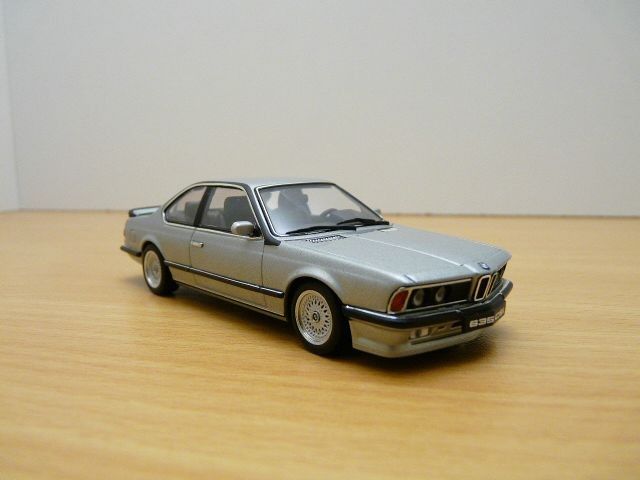 BMW M635CSi gris métallisé 1/43 AutoArt AA50506