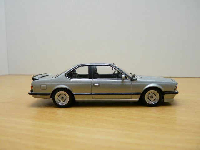 BMW M635CSi gris métallisé 1/43 AutoArt AA50506