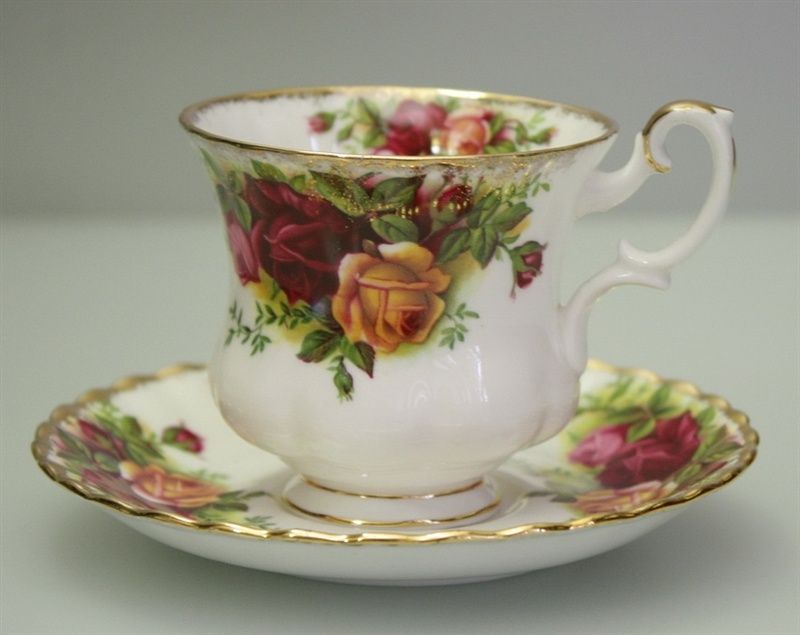 Royal Albert Old Country Roses Kaffeetasse + UT kleine Form