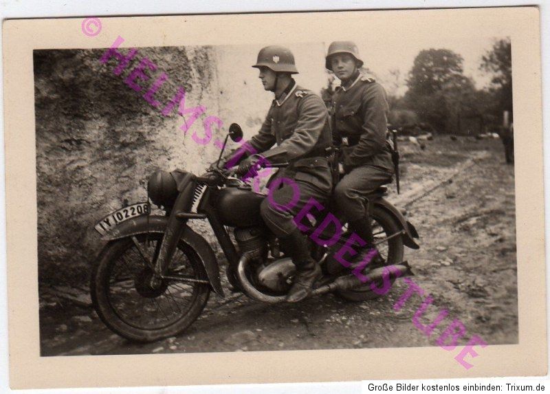 Originales Foto, Kradmelder, unbekanntes Motorad, Beute Motorrad