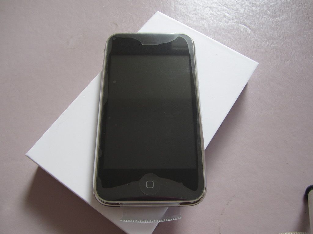 Apple iPhone 3GS 8GB   Schwarz NEU & Unbenutzt Garantie 2013   Simlock