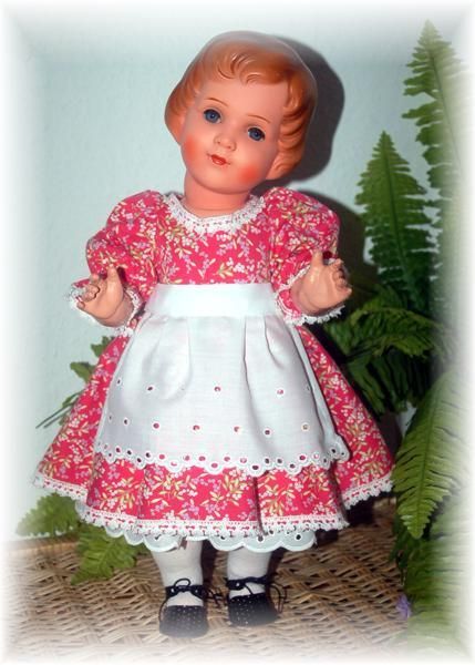 zauberhafte Celluloid Puppe Bruno Schmidt, Dirndl, Schuhe, Weihnachten