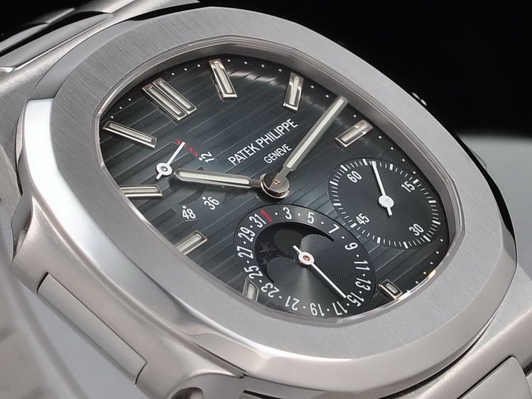 PATEK PHILIPPE NAUTILUS EDELSTAHL MONDPHASE  3712/1A